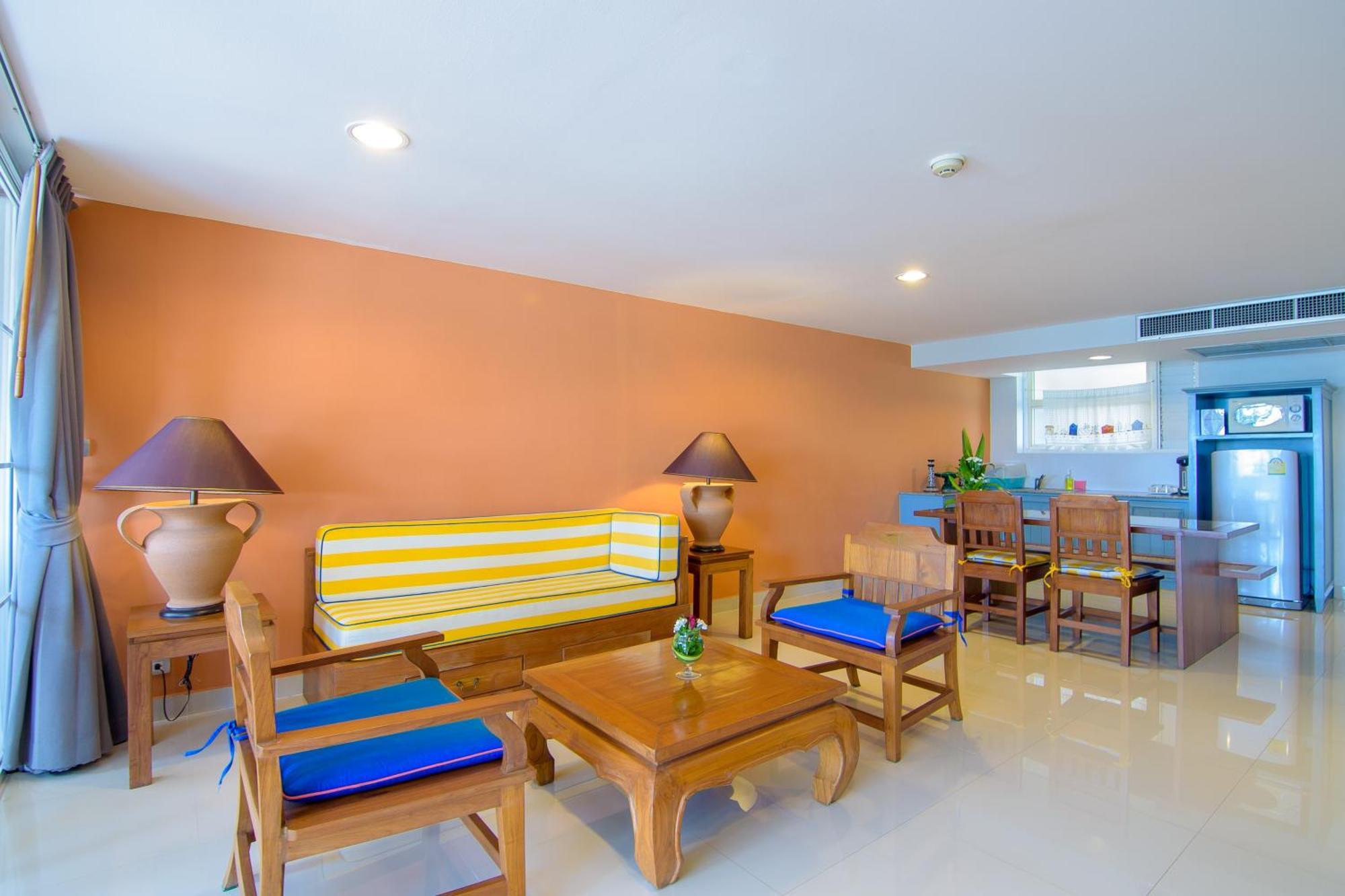 Chom View Hotel, HHQ Room photo